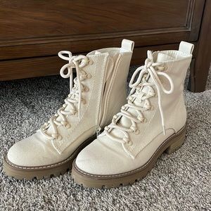 Universal Thread Boots